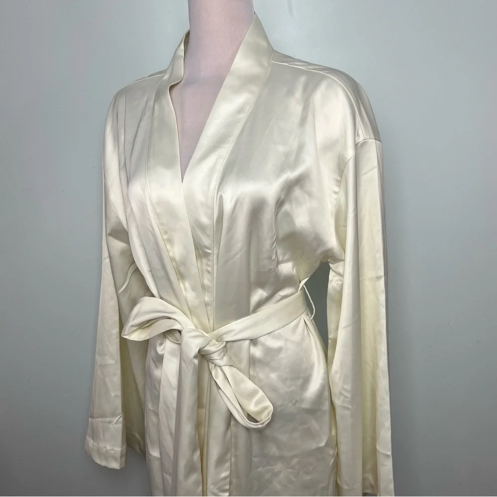 Commense Ivory Satin Wrap Robe Tie Waist long Sleeve Women’s Size Medium